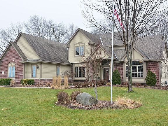3rd image of W148N9951 Woodcrest Ct