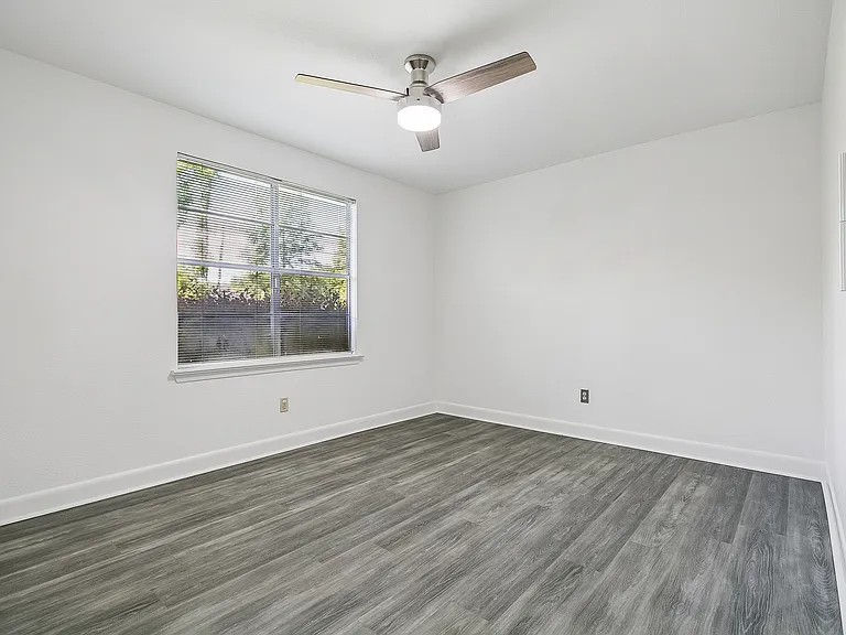 1322 Knollwood Dr — Photo 16