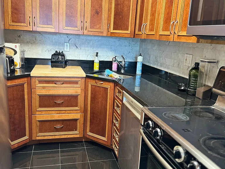 1 Greene St #505 — Photo 1
