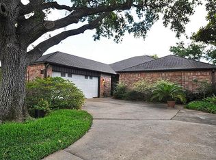 23 Bendwood Dr, Sugar Land, TX 77478