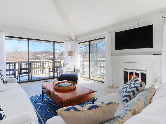 2nd image of 713 Thornridge Ct #B