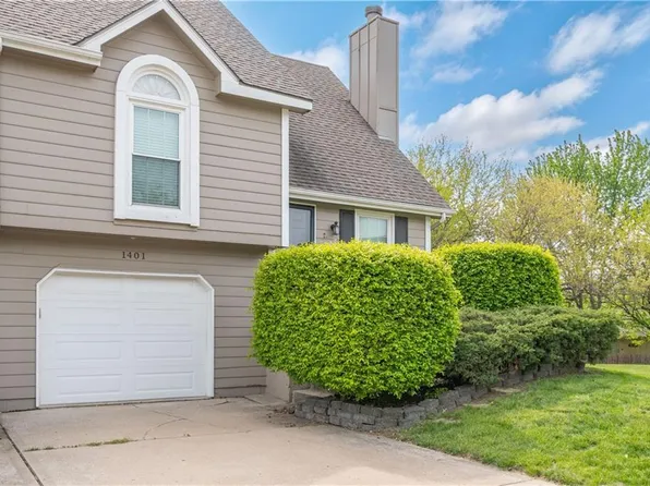 1401 SE 7th Pl, Lees Summit, MO 64063