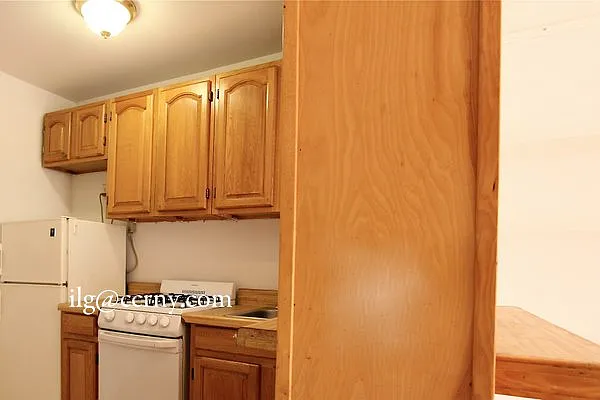 Rented by City Connections Realty | media 32