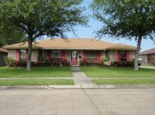 654 Birchwood Dr, Port Neches, TX 77651