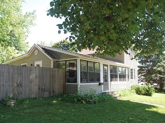 2nd image of 308 N Ferry Dr