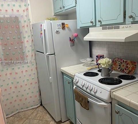 4th image of 17050 NE 14th Ave APT 311