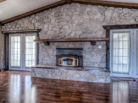 5th image of 2686 Oakwood Dr E