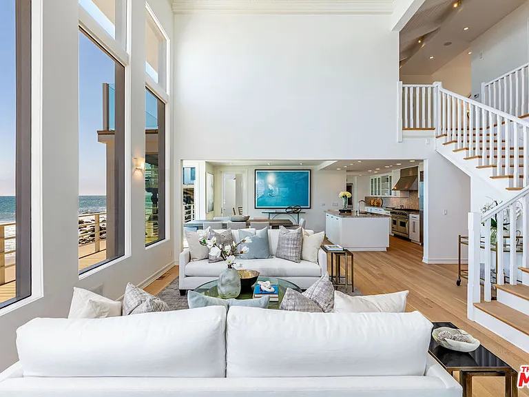 24314 Malibu Rd — Photo 11