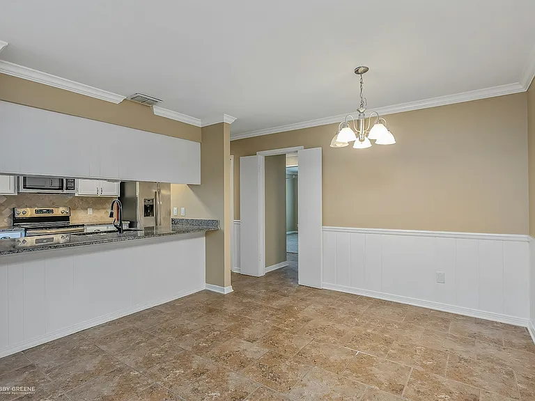 10101 Saratoga Dr — Photo 17