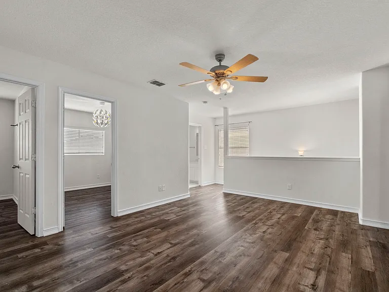 3814 Flyer Vis — Photo 5