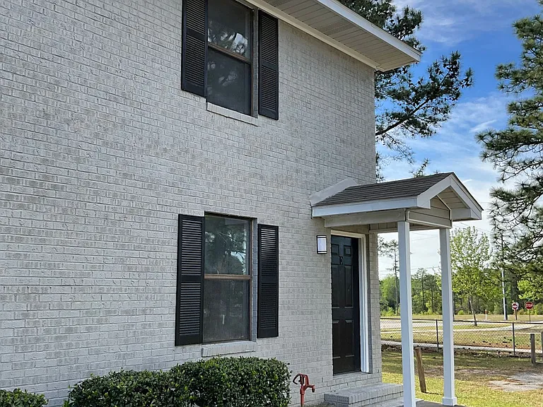 Elizabeth Street Townhomes — Photo 2