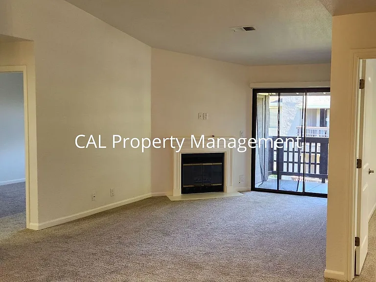405 Tyler Pl #P — Photo 3