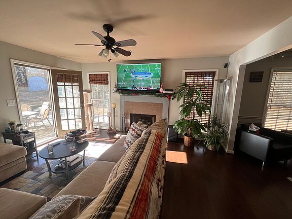 Living room with back yard / patio door access