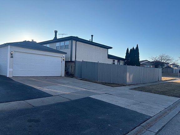 4th image of 18143 Idlewild Dr