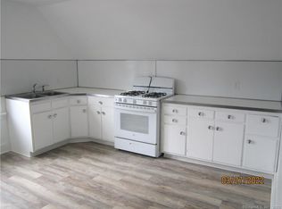 84 Alcove St #3, Meriden, CT 06451