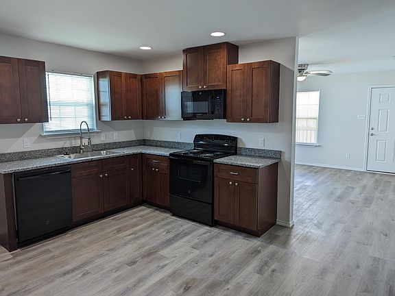 5th image of 1731 S Verne St #B