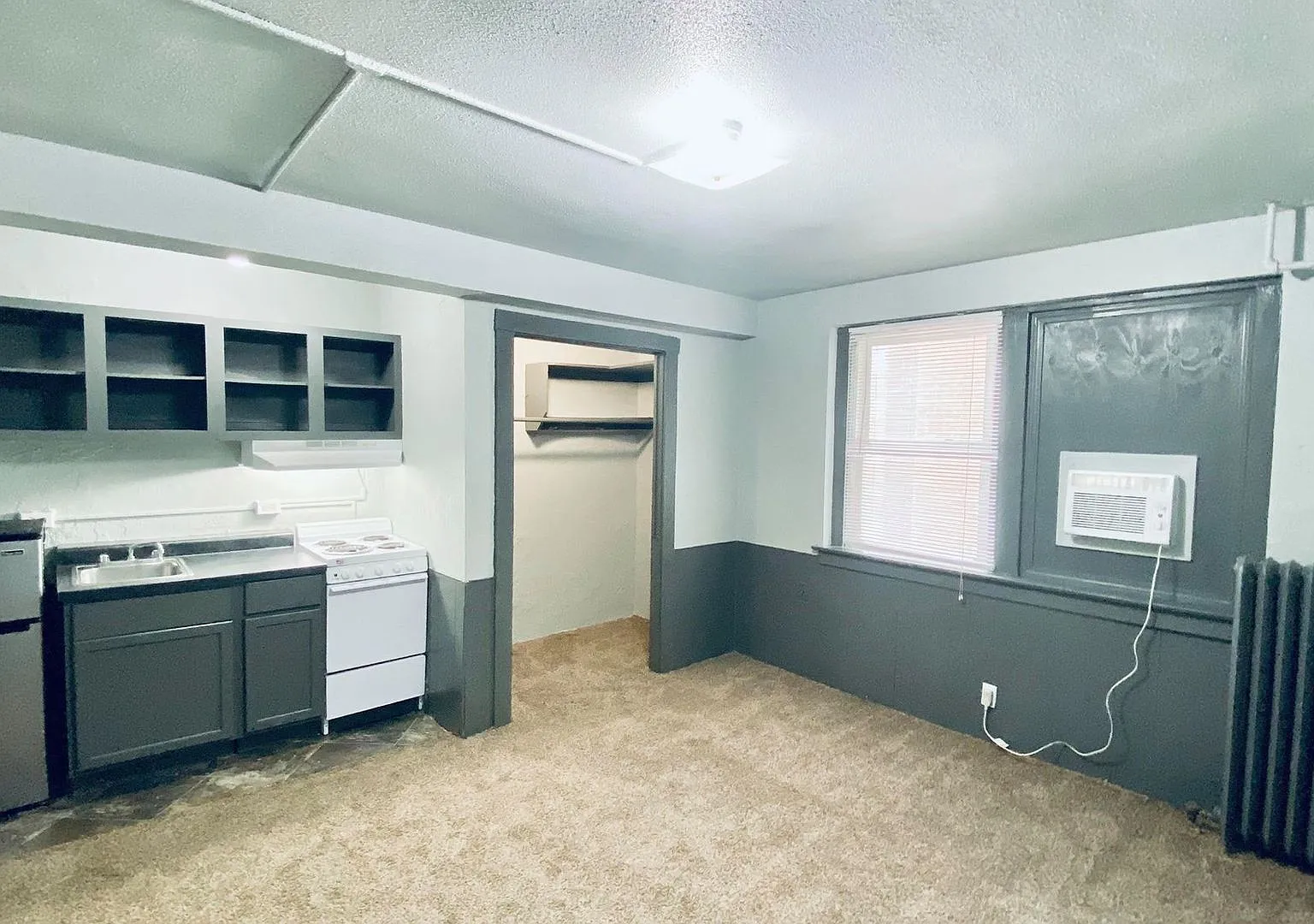 Jones Bedford 2205 Jones — Photo 2
