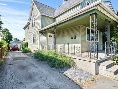 2279 Broadway St, Buffalo, NY, 14212