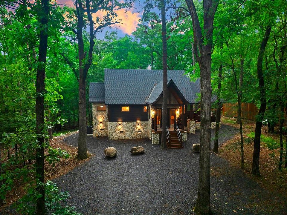 1st image of 667 Chinook Rd