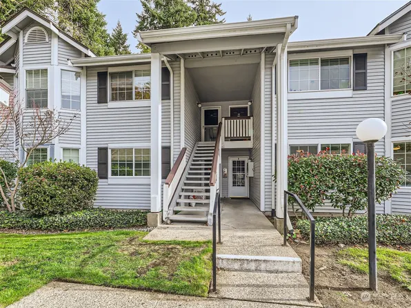 23327 Cedar Way #F102, Mountlake Terrace, WA 98043
