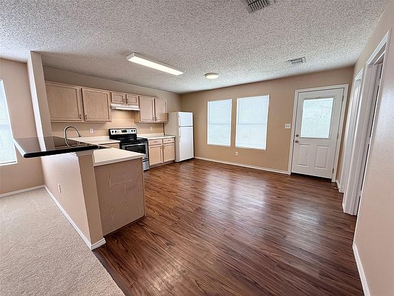 3rd image of 4417 Courtside Dr