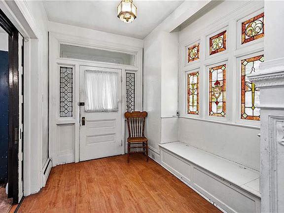 5th image of 1130 N Saint Clair St