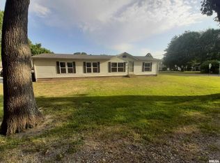 1501 E 13th St, Johnston City, IL 62951