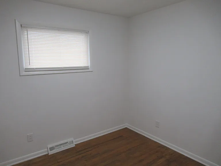 330 Paul St — Photo 17
