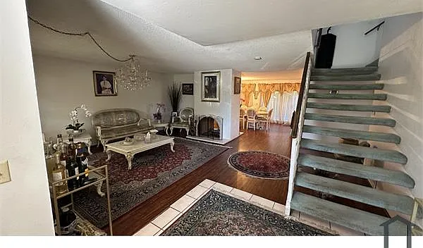 3 bed, 2057 sqft, $5,000 — Photo 4