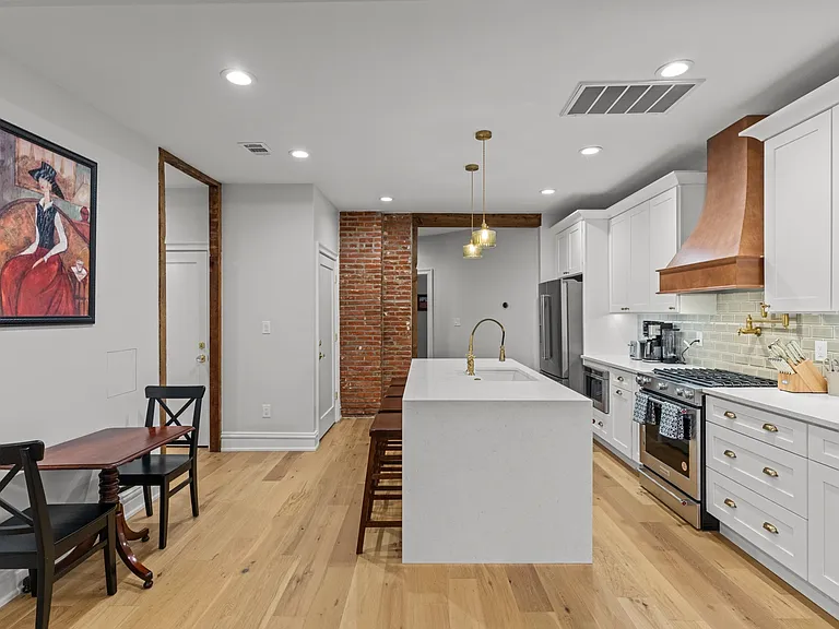 2851 Indiana Ave — Photo 3
