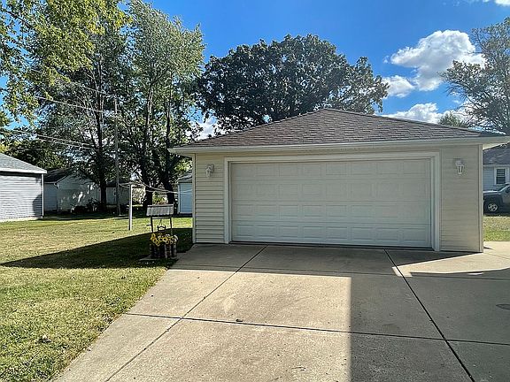 Large 2 car garage