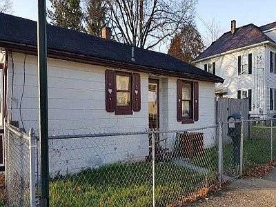 1st image of 10 Dewey St