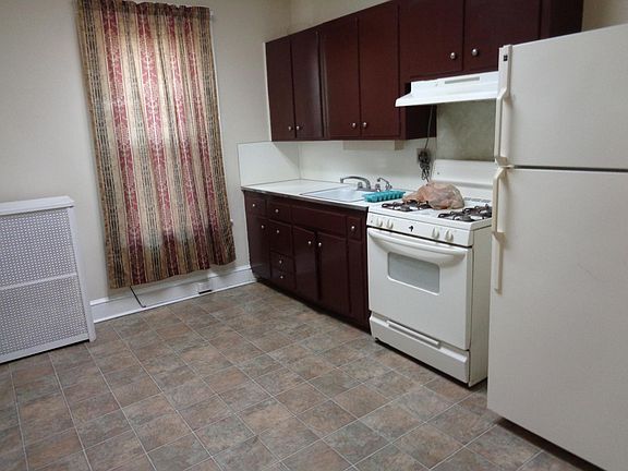 Eat in kitchen