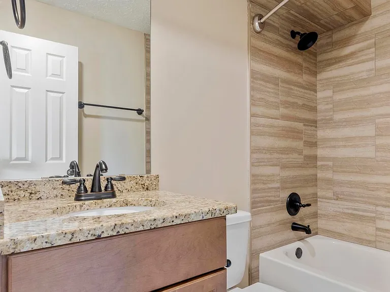 362 W Magnolia Ave — Photo 4