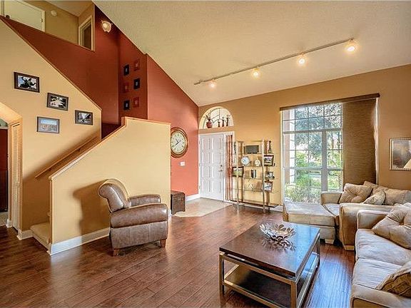 2nd image of 11212 Longbrooke Dr