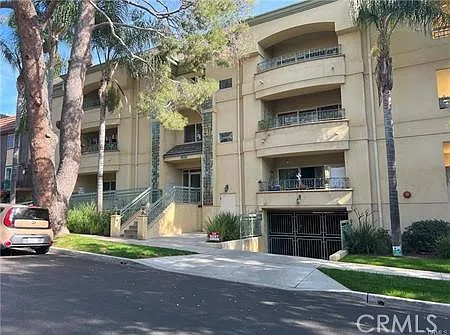 620 E Palm #302 — Photo 1