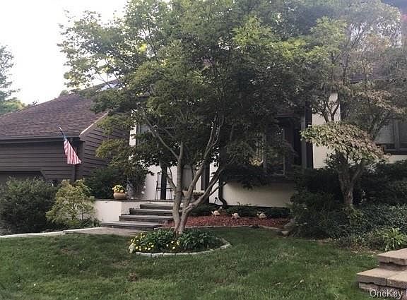 2nd image of 19 Cotswold Dr