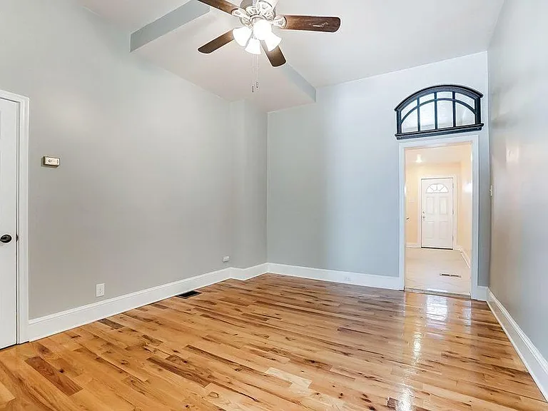 513 Thornton St — Photo 4