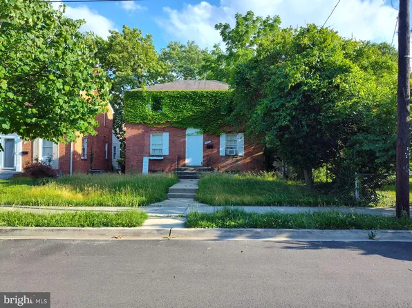 2831 Otis St NE, Washington, DC 20018