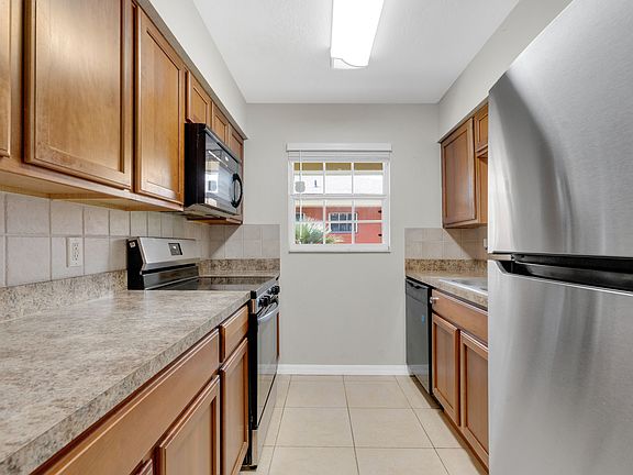 2nd image of 4920 Tangerine Ave #1