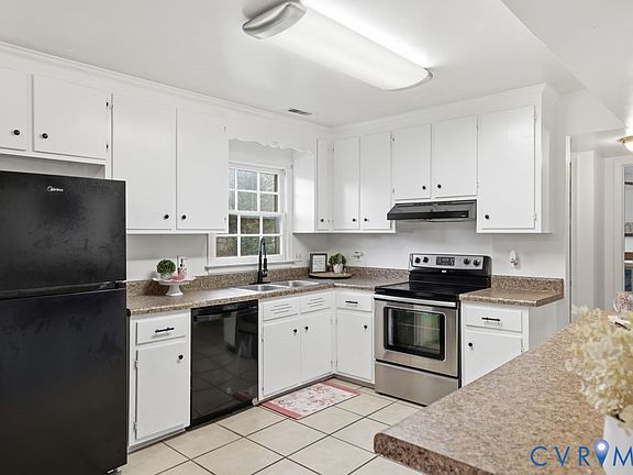 5th image of 535 Petty St