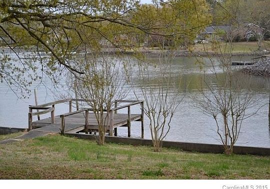 2nd image of 3278 Lake Wylie Dr