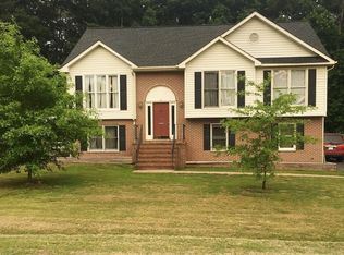 11711 Highland Oaks Dr, Fredericksburg, VA 22407