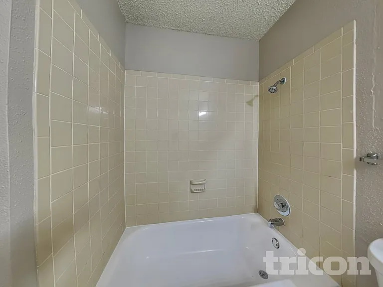 9506 Sugarloaf Dr — Photo 9