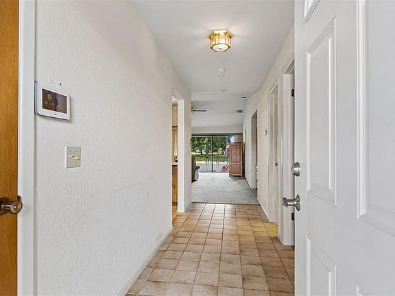 4th image of 7920 Radcliffe Cir