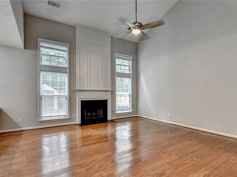 565 Alstonefield Dr — Photo 17