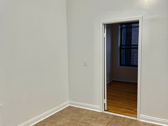 5th image of 129 Perry St APT 5C