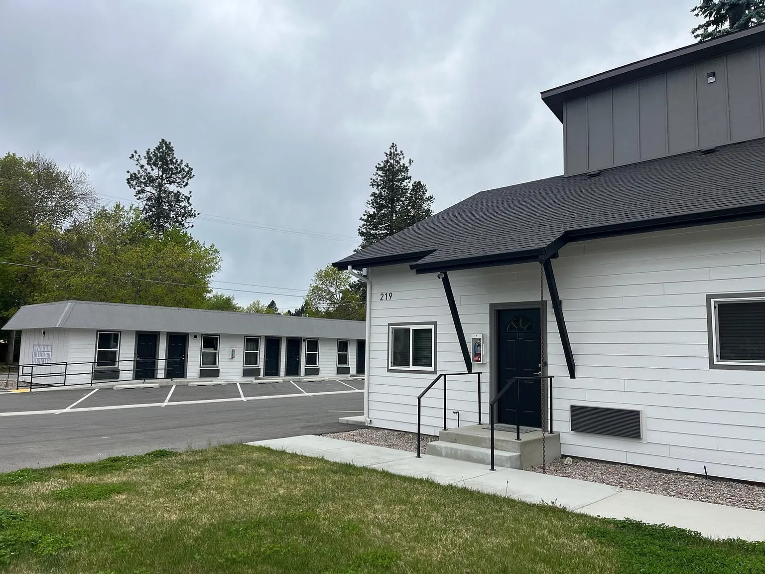 Lake CDA Apartments - 2 — Photo 4