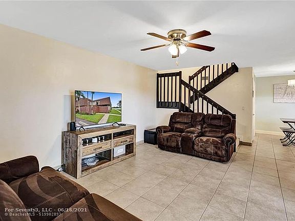 4th image of 1304 SW 120th Way #1304