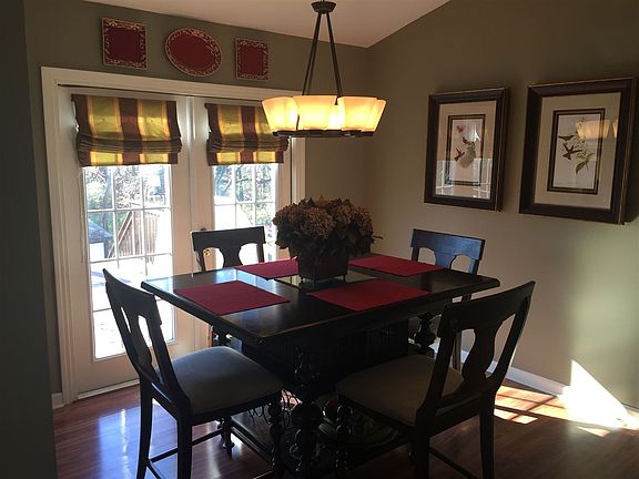 3rd image of 113 Trout Ct